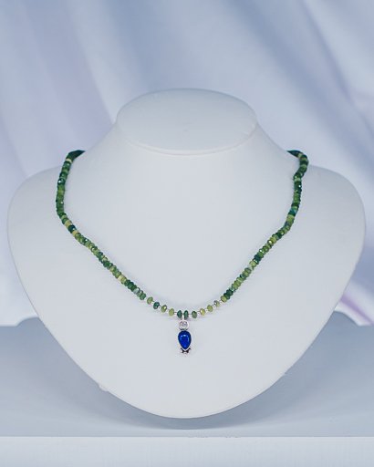 collar chakra piedras verdes y lapislaxuli trabajo en plata mexicana