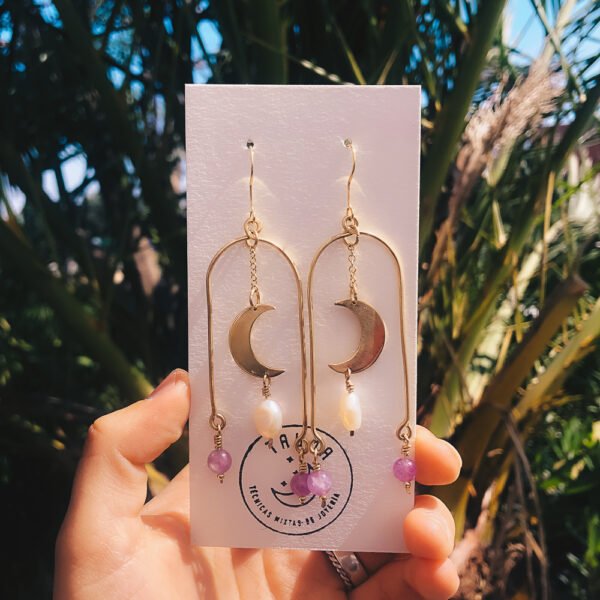 aretes_dorados_lunas_amatistas_perlas_de_rio