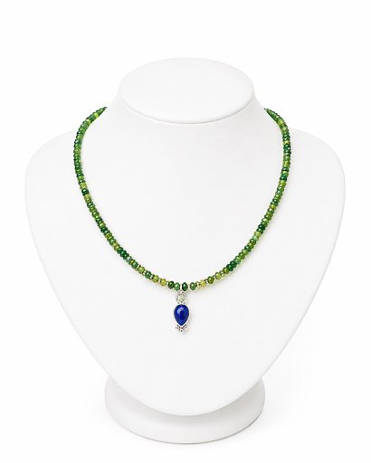 colalr cuenatas verdes con lapislazuli choker